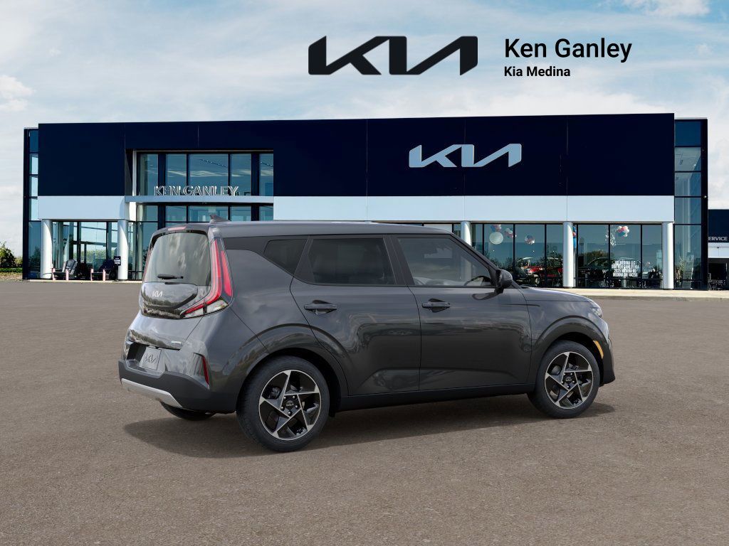 2025 Kia Soul EX photo 2