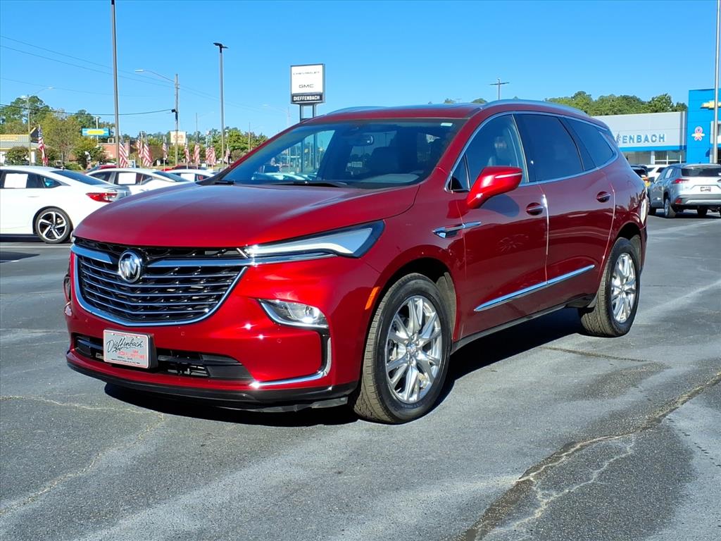 2023 Buick Enclave Essence's photo