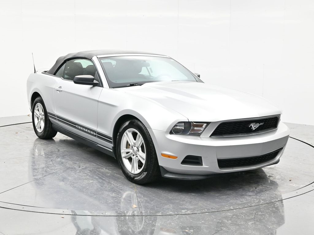2011 Ford Mustang Premium Fastback's photo