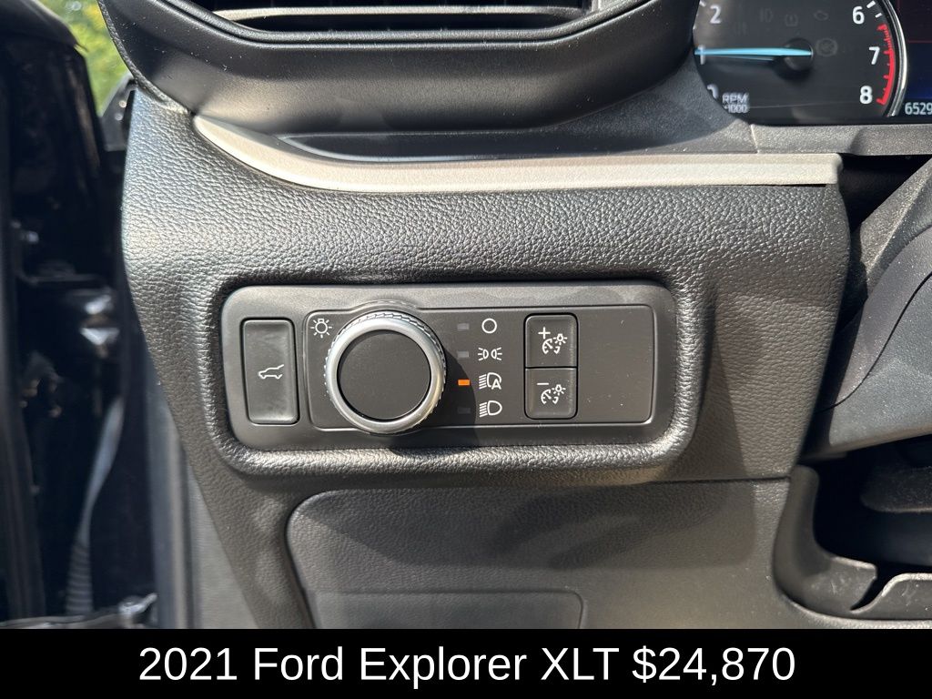 2021 Ford Explorer XLT photo 32