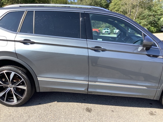 2022 Volkswagen Tiguan SEL R-Line Black photo 4