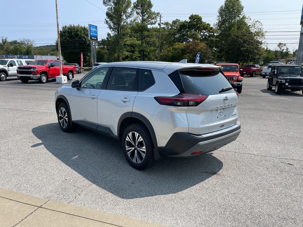 2021 Nissan Rogue SV photo 3