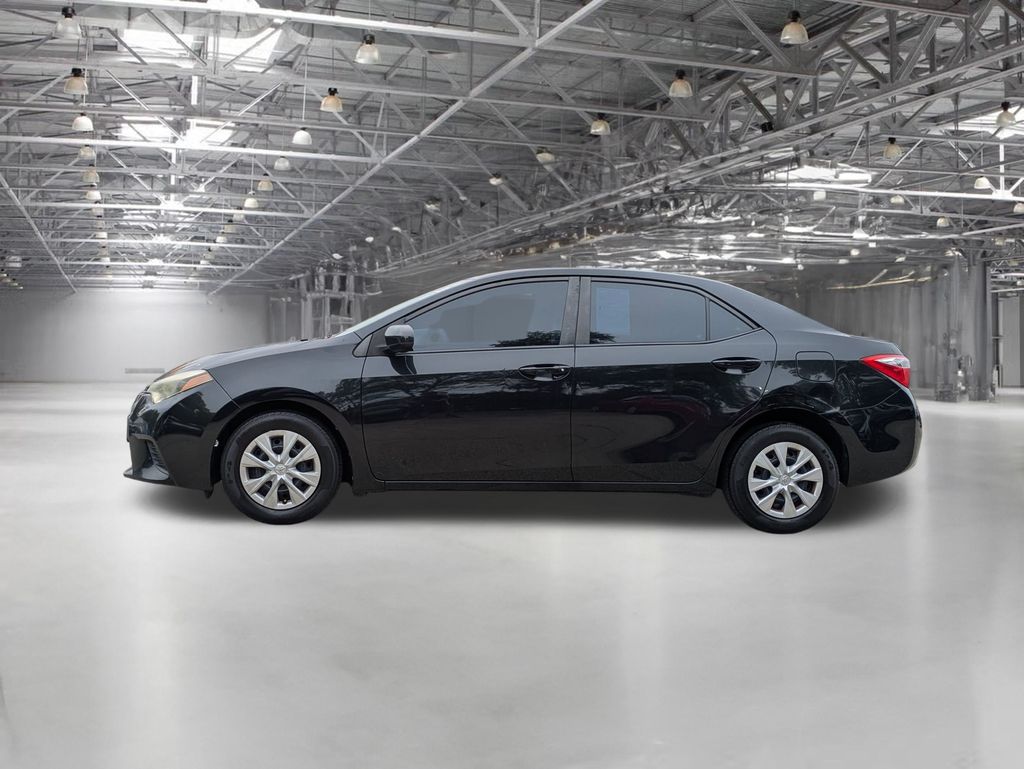 2014 Toyota Corolla LE photo 4