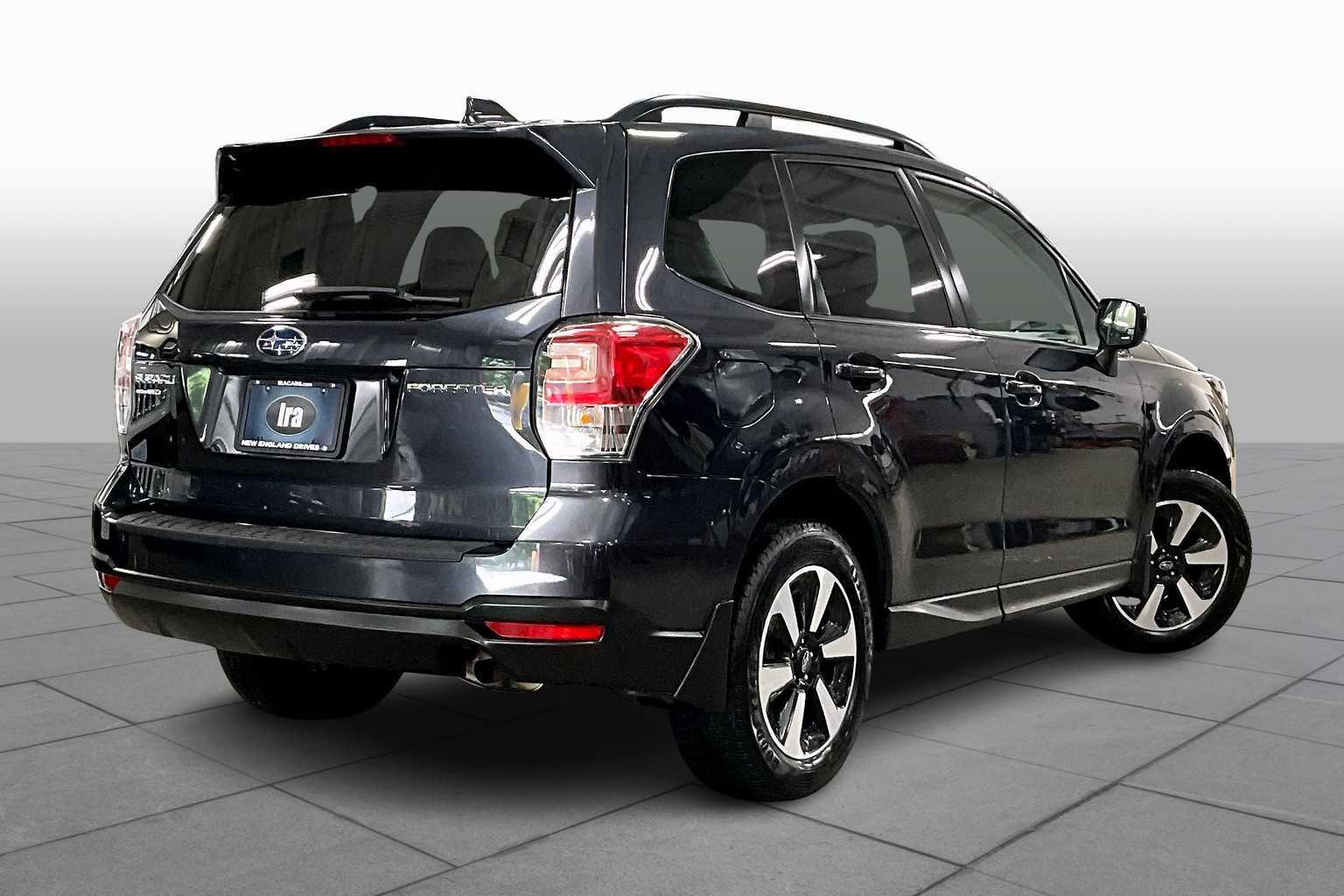 2018 Subaru Forester Premium photo 11