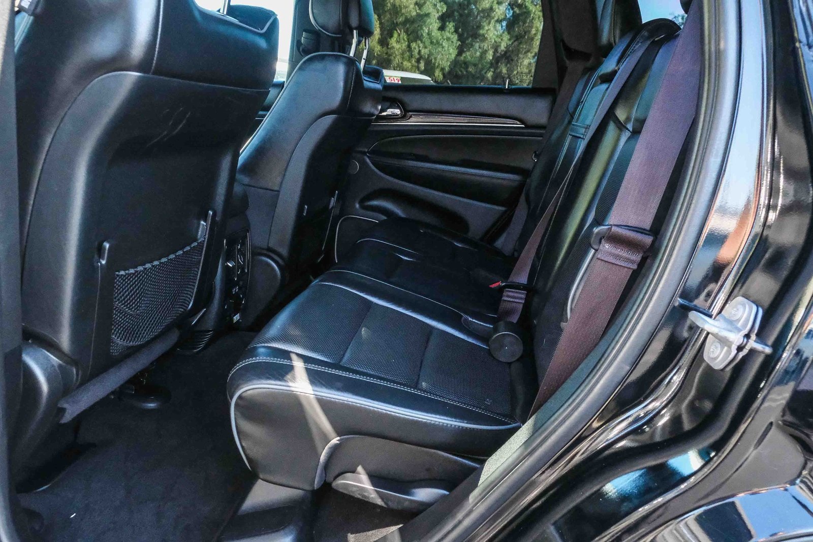 2019 Jeep Grand Cherokee Overland photo 17