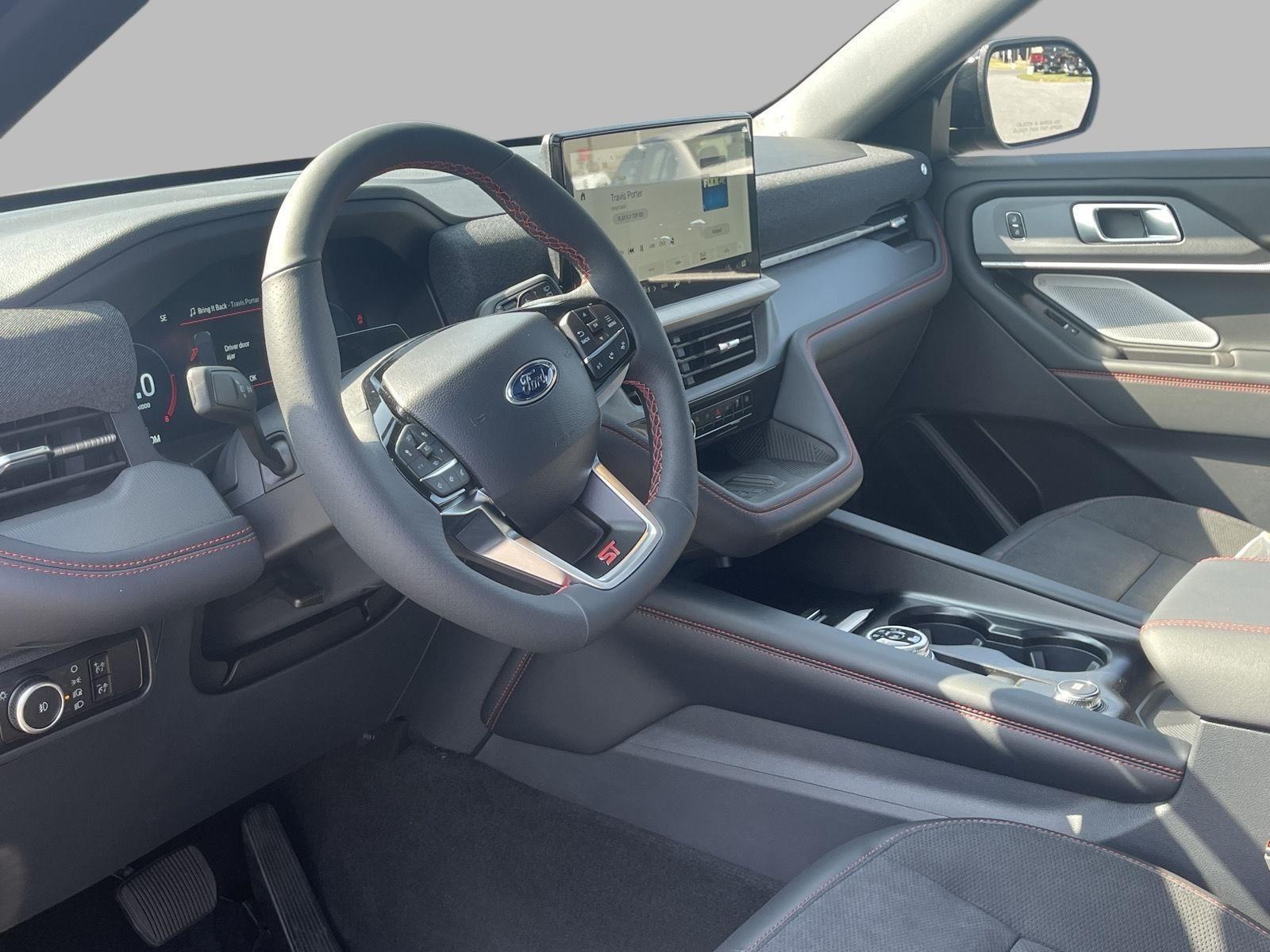 2025 Ford Explorer ST photo 23