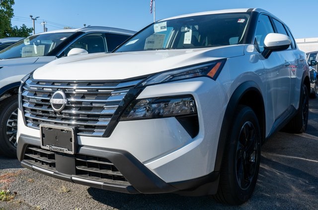 2026 Nissan Rogue SV's photo