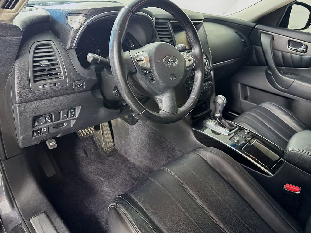 2016 Infiniti QX70 photo 9