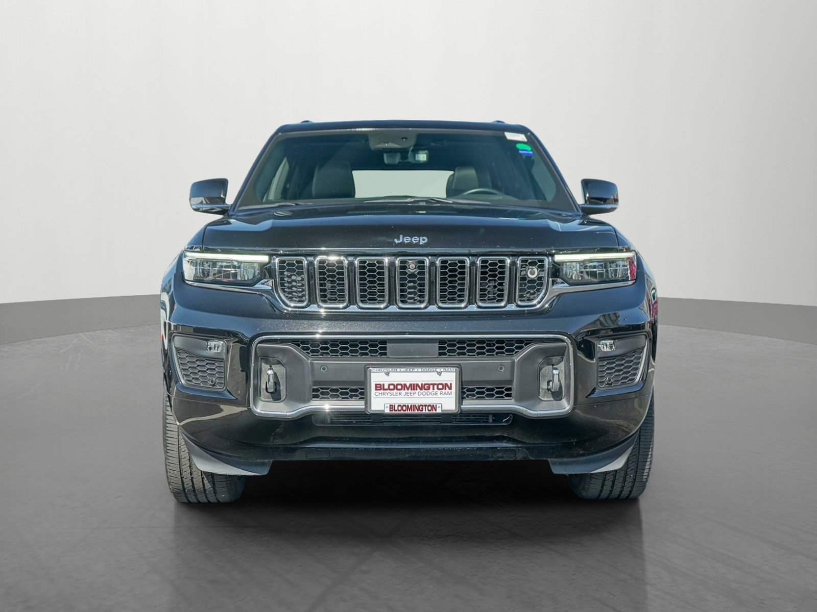 Used 2022 Jeep Grand Cherokee Overland with VIN 1C4RJHDG5N8630258 for sale in Minneapolis, Minnesota