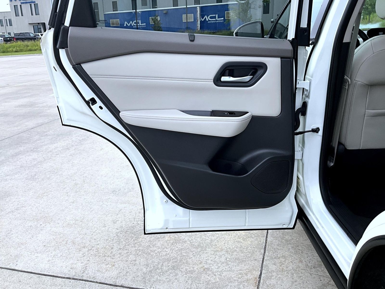2022 Nissan Rogue SL photo 18