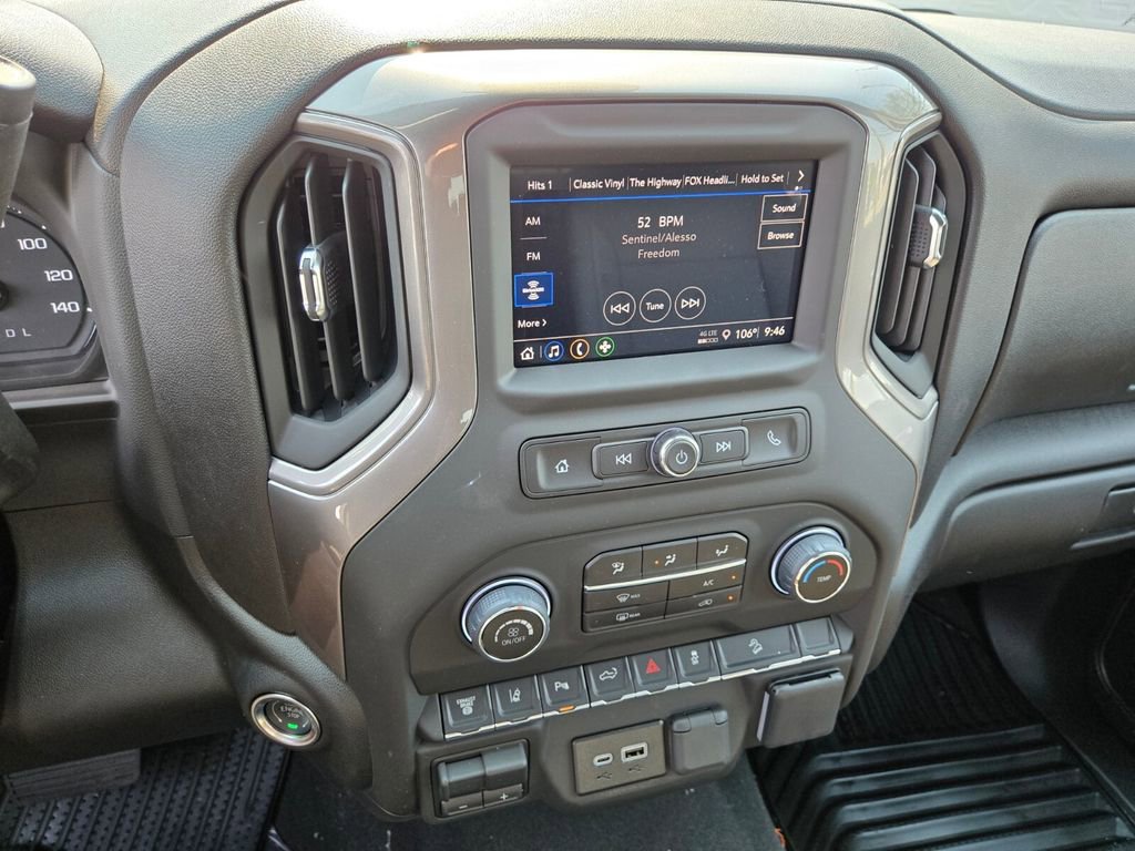 2025 Chevrolet Silverado 2500HD Custom photo 11