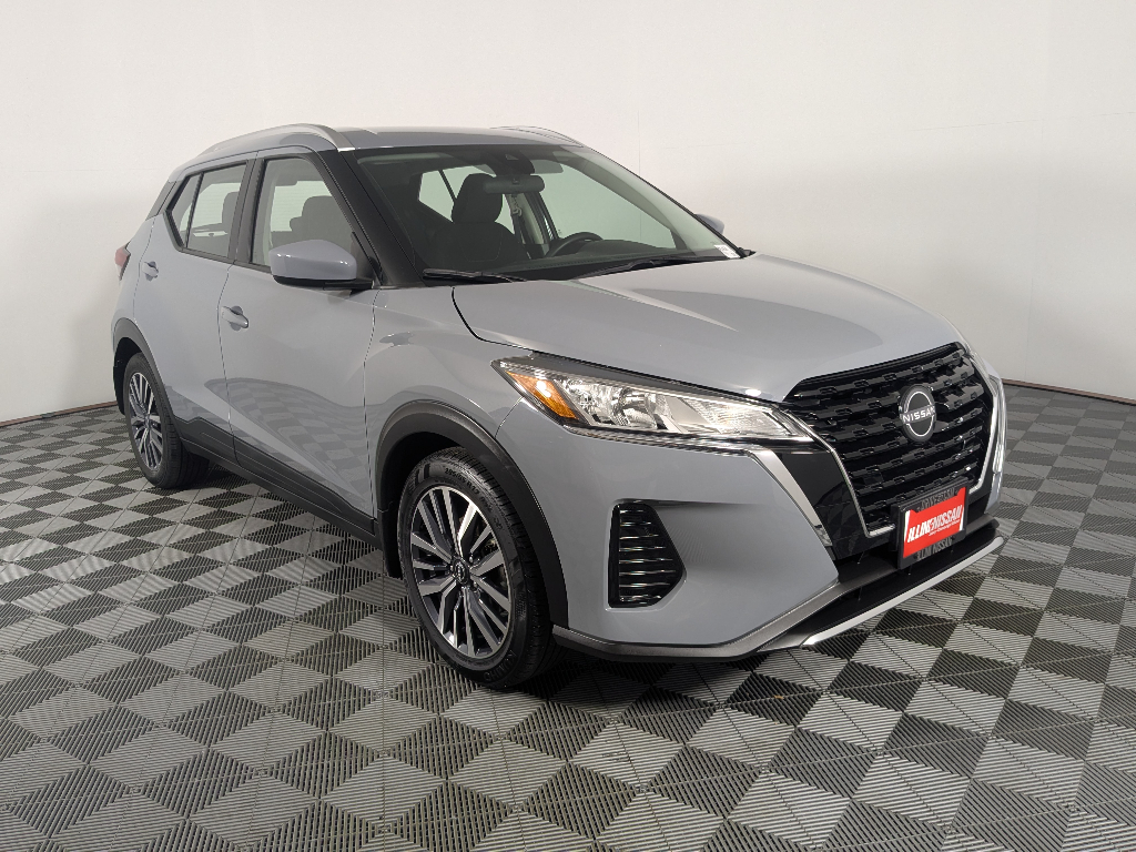 Used 2022 Nissan Kicks SV with VIN 3N1CP5CV1NL484514 for sale in Champaign, IL