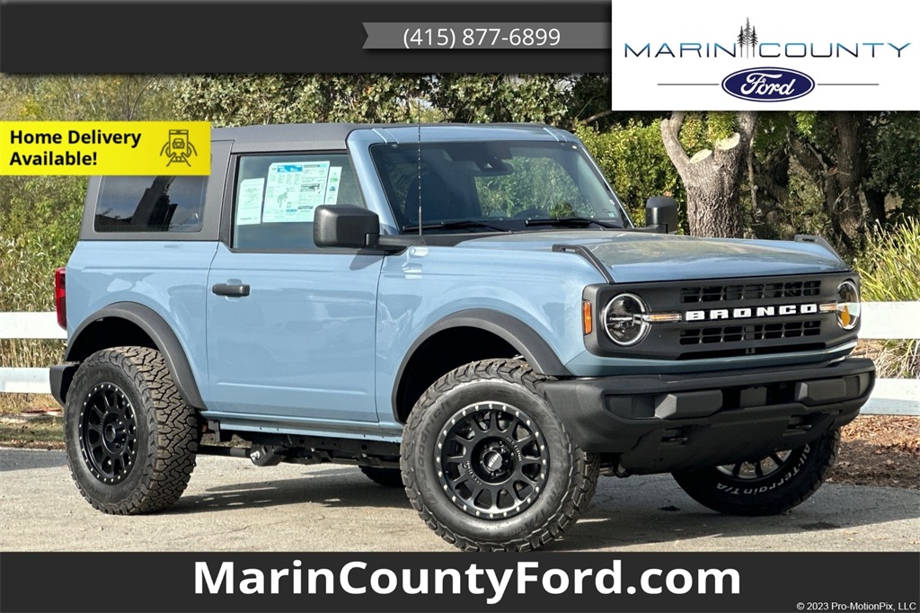 2025 Ford Bronco 2-Door Base's photo