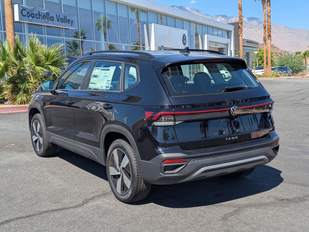 2025 Volkswagen Taos SE photo 4