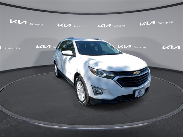 2020 Chevrolet Equinox LT photo 3