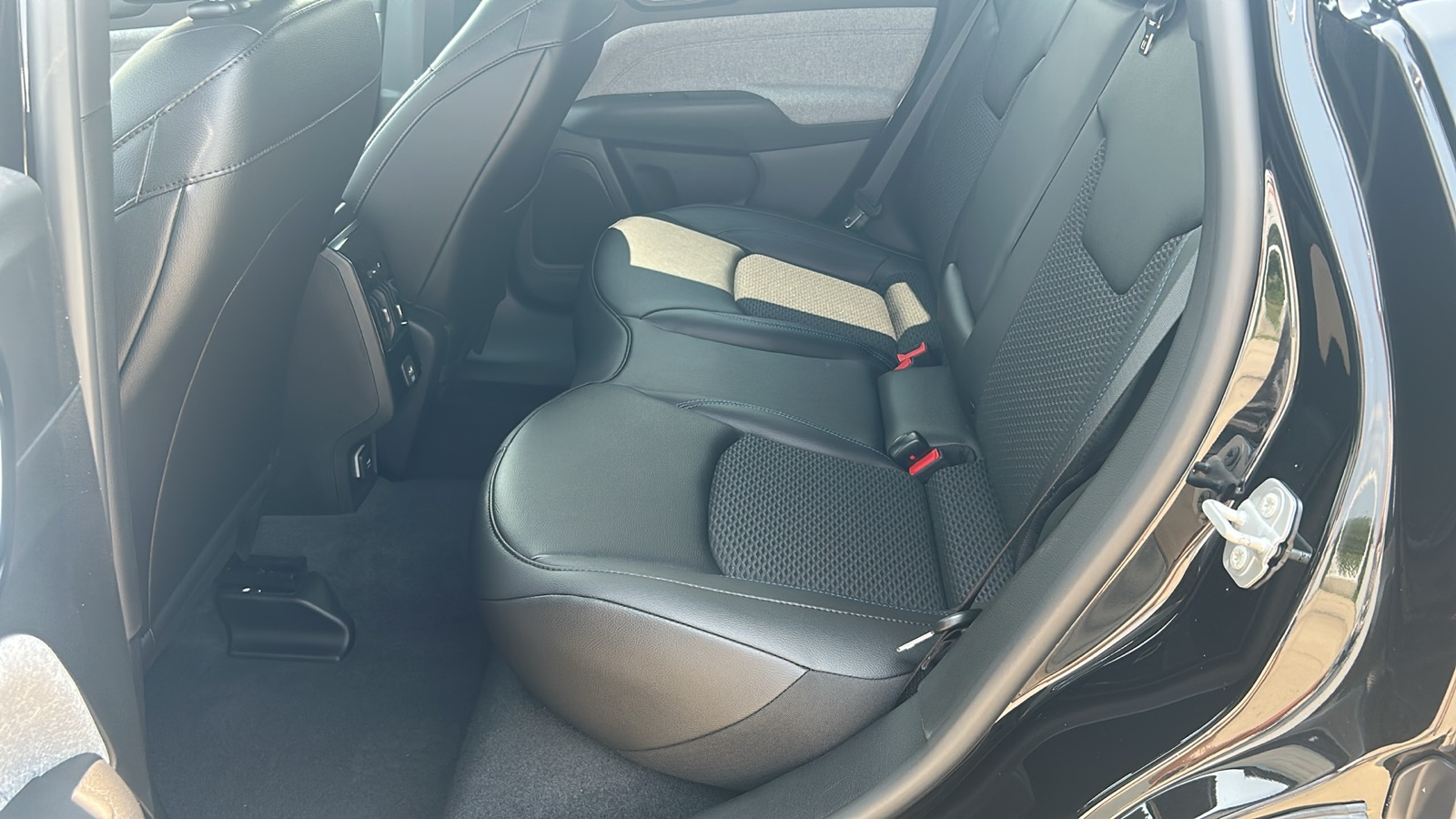 2025 Jeep Compass Latitude photo 28