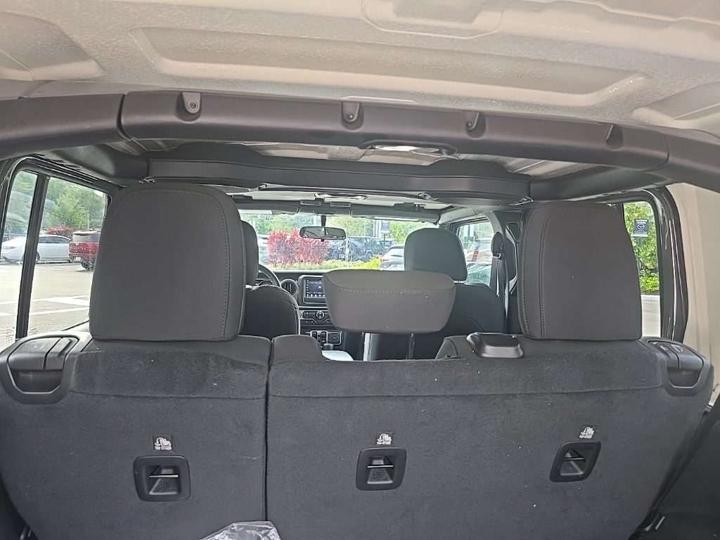 2021 Jeep Wrangler Unlimited Willys photo 13