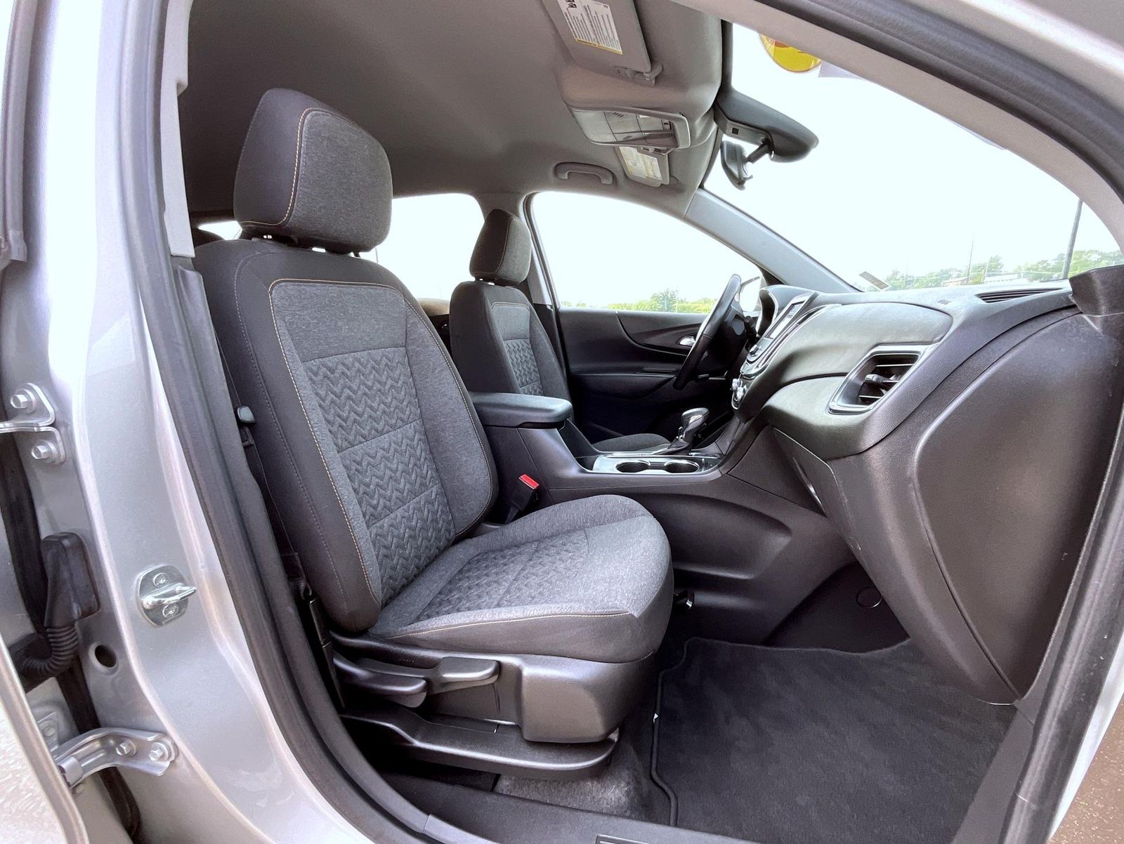 2022 Chevrolet Equinox LT photo 14