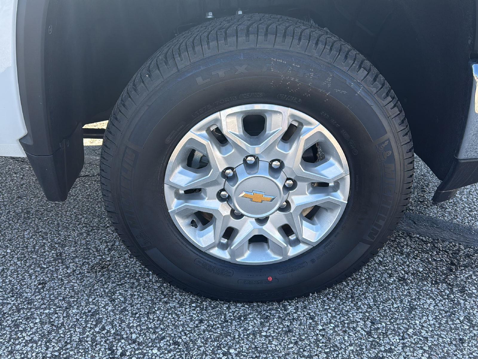 2025 Chevrolet Silverado 3500HD LT photo 10