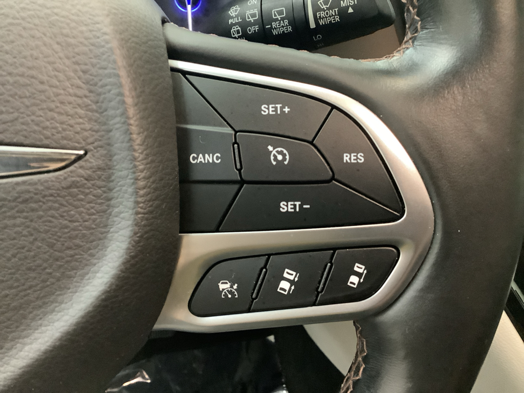 2018 Chrysler Pacifica Touring L photo 15