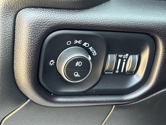2022 Ram 3500 Laramie photo 26