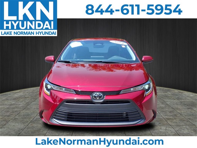 2024 Toyota Corolla LE photo 2
