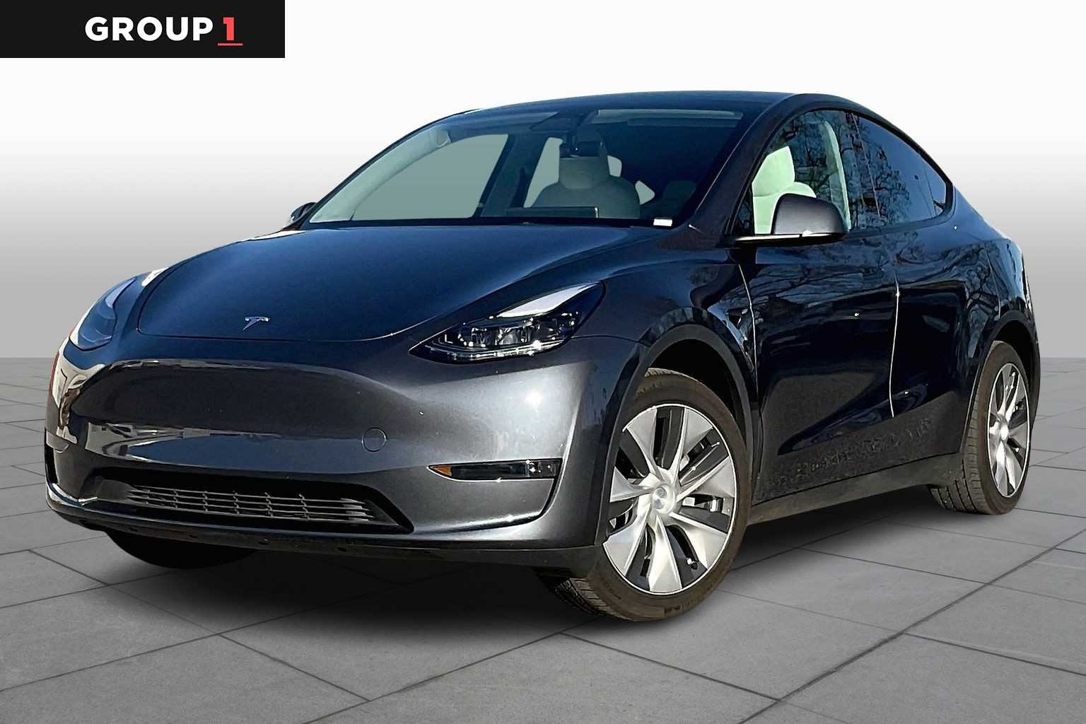 2023 Tesla Model Y Long Range's photo