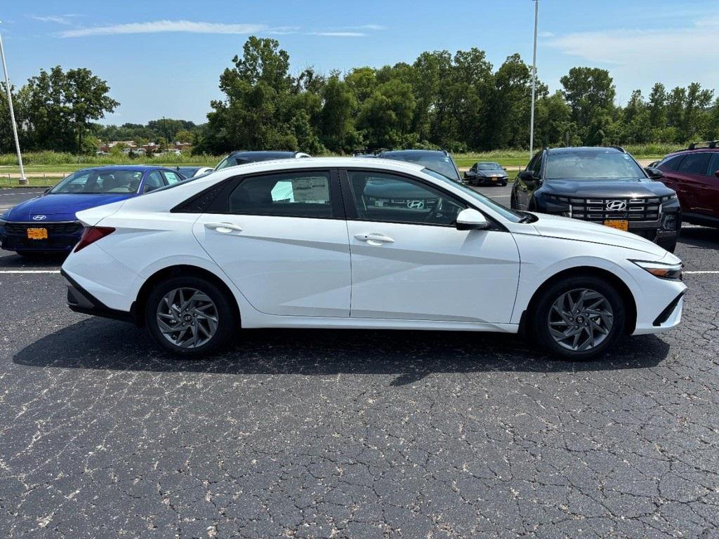 2025 Hyundai Elantra Hybrid Blue photo 2