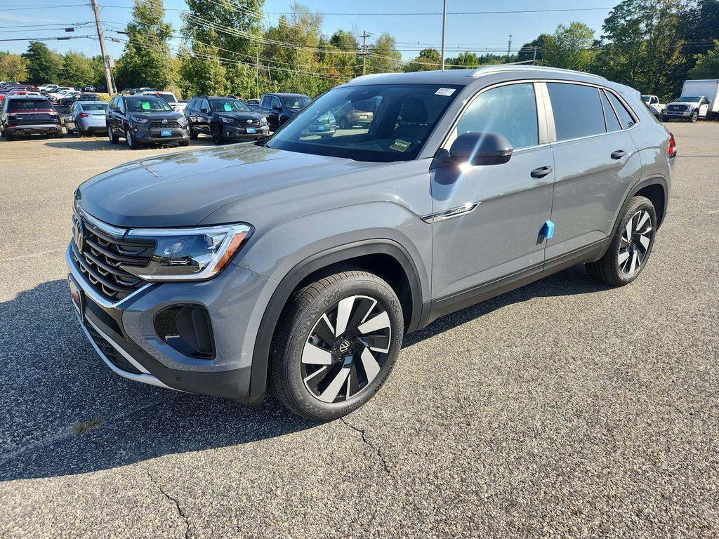2026 Volkswagen Atlas Cross Sport SE photo 3