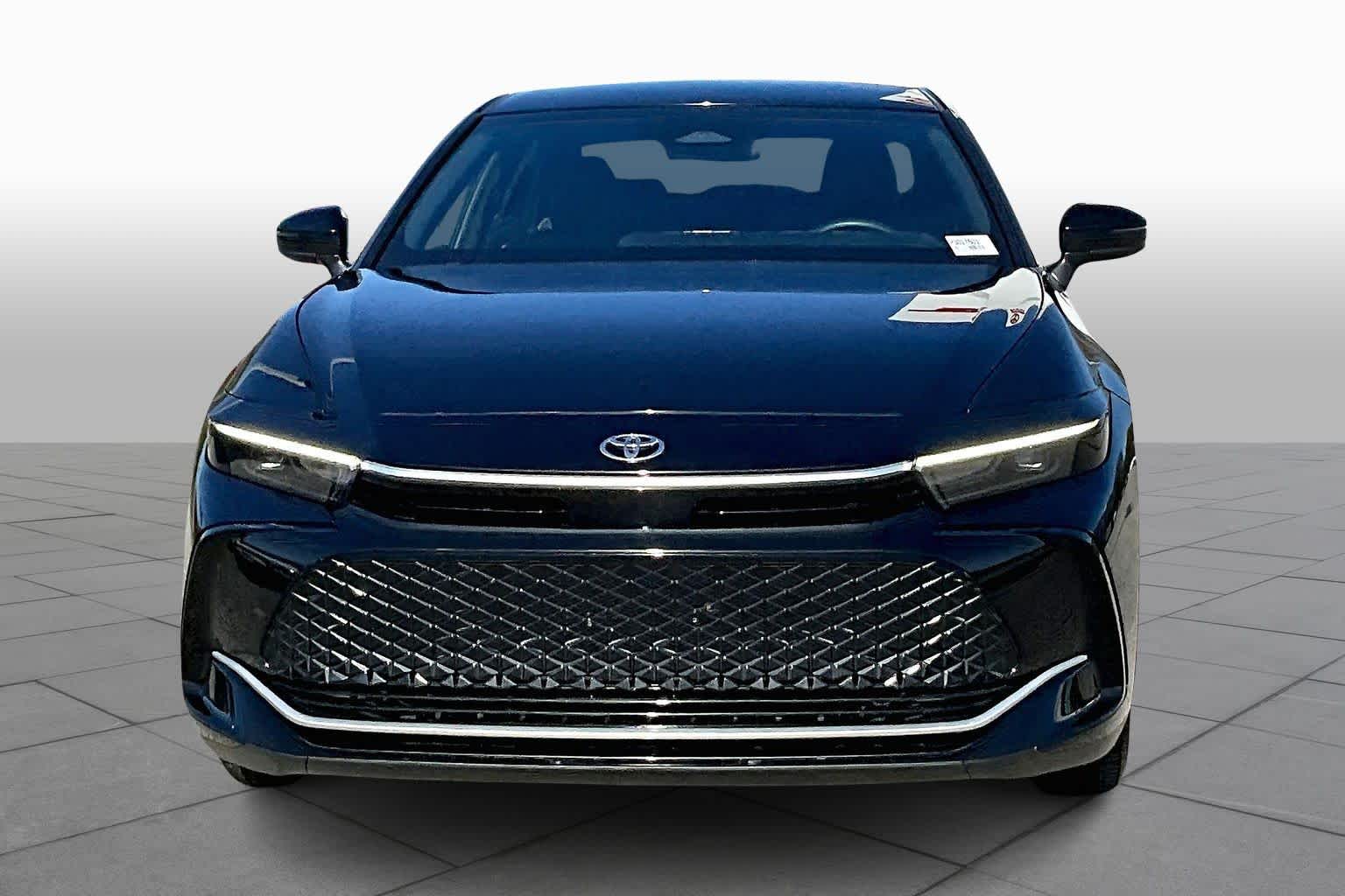 2023 Toyota Crown XLE photo 3