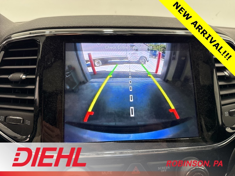 2019 Jeep Grand Cherokee Altitude photo 30