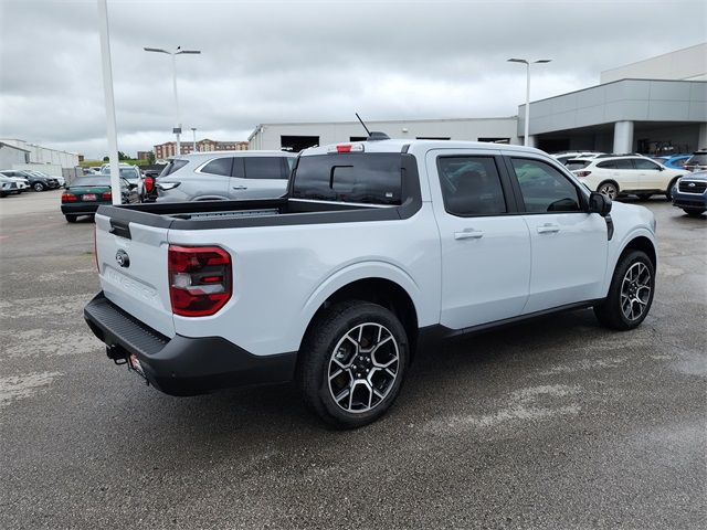 2025 Ford Maverick Lariat photo 2
