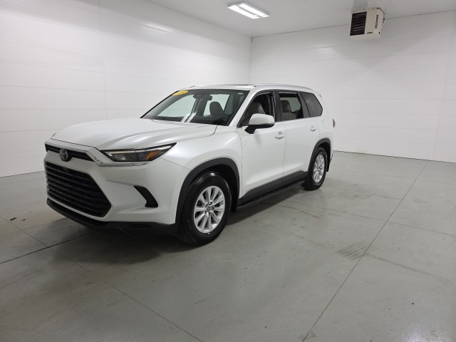 2024 Toyota Grand Highlander XLE photo 3