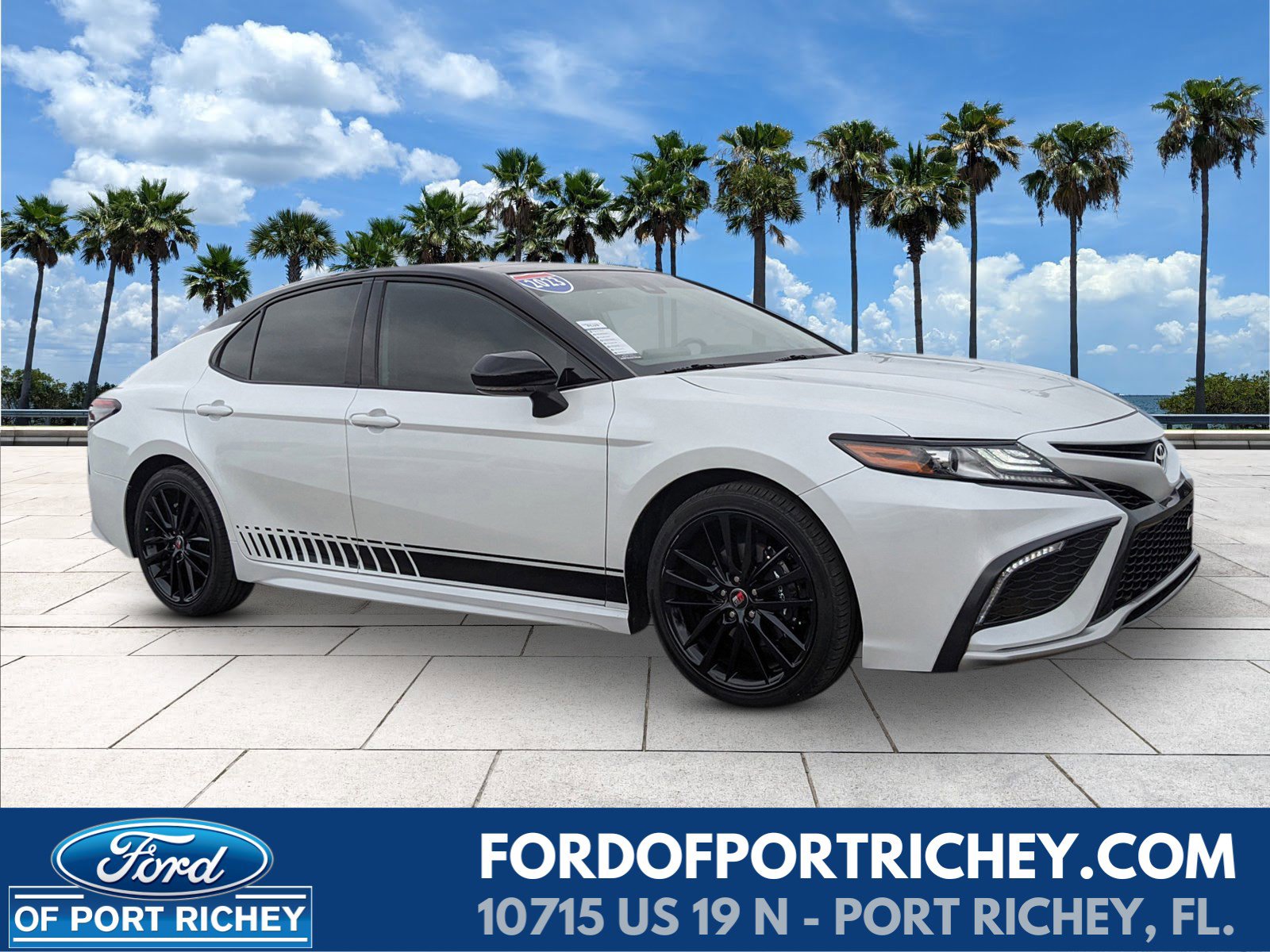 2023 Toyota Camry XSE's photo