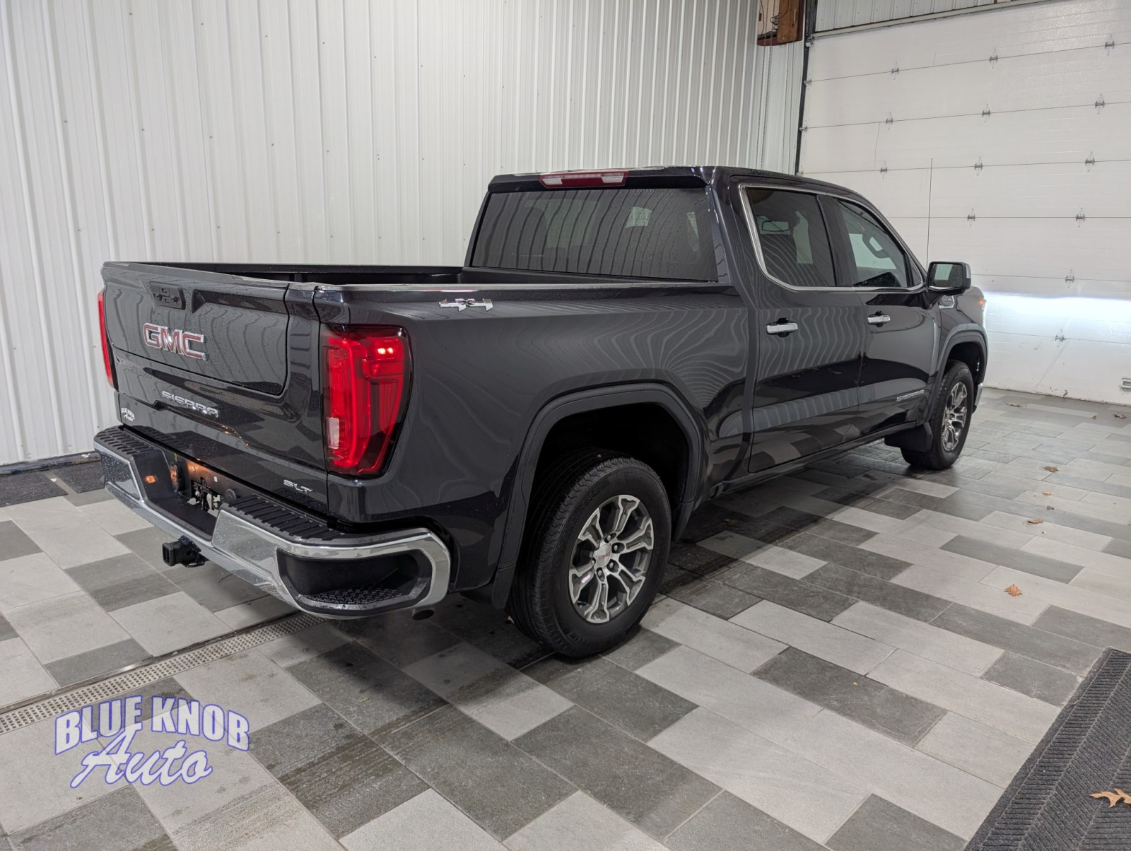 2025 Gmc Sierra 1500 SLT photo 4