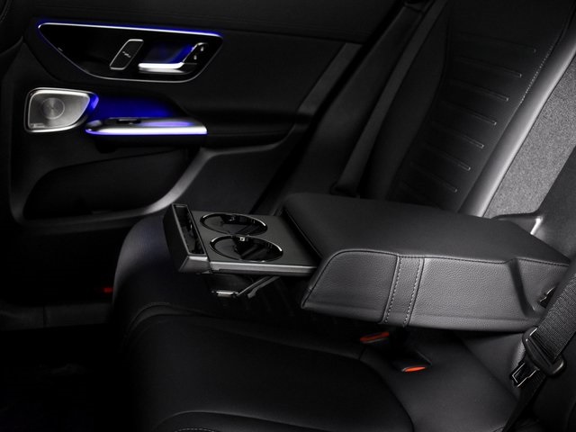 2026 Mercedes Benz GLC 300 photo 28
