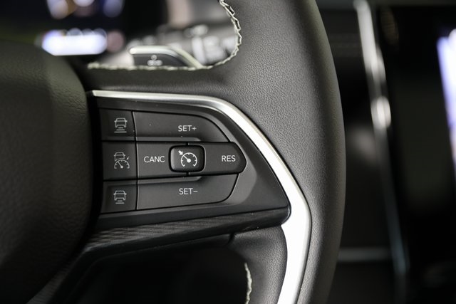 2025 Jeep Grand Cherokee Altitude X photo 5