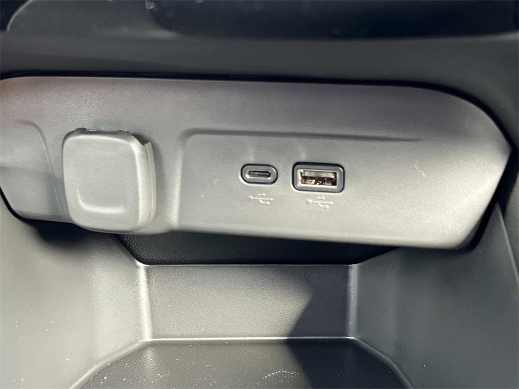 2025 Chevrolet Trax LT photo 16