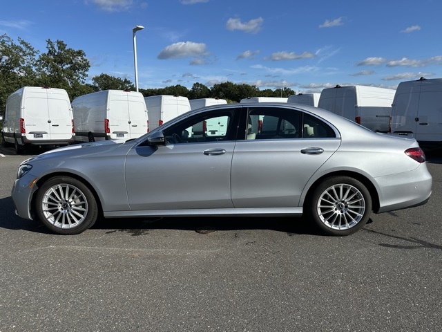 2022 Mercedes Benz E 350 4MATIC photo 4