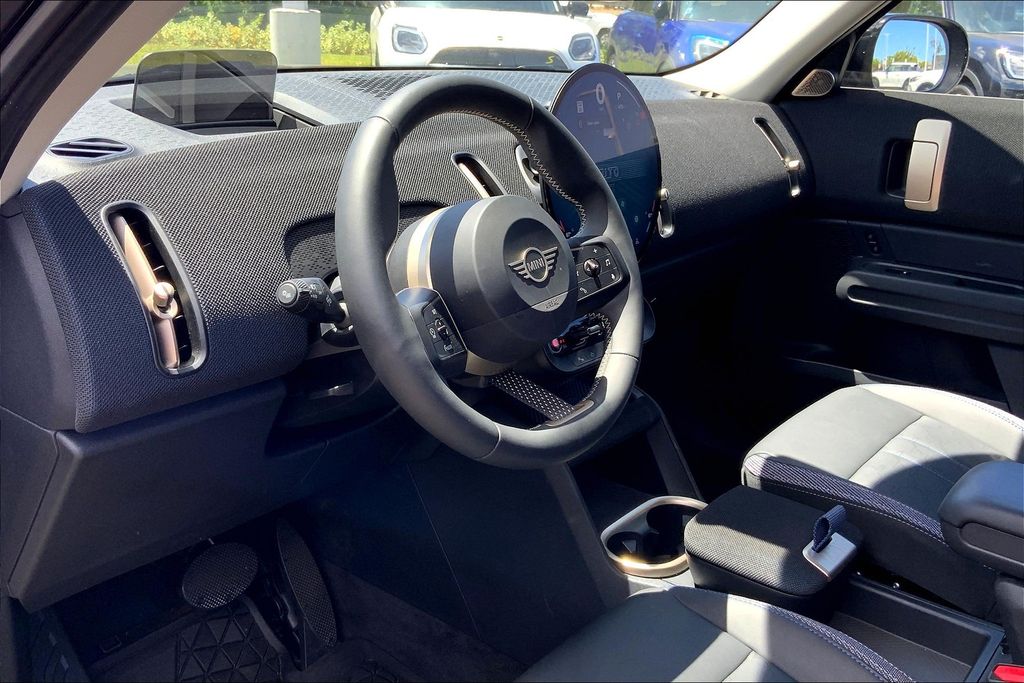 2025 Mini Countryman S ALL4 photo 12