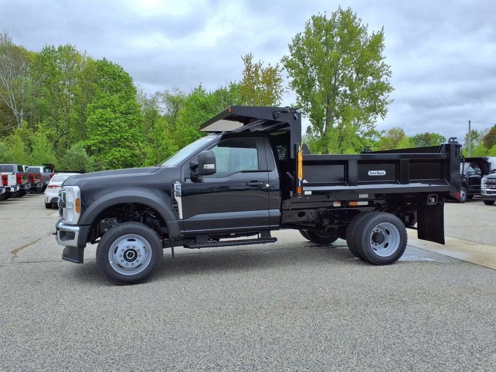 2025 Ford F-550 XL photo 4