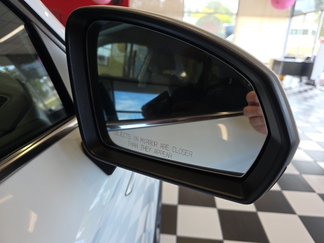 2023 Volkswagen Taos SEL photo 29