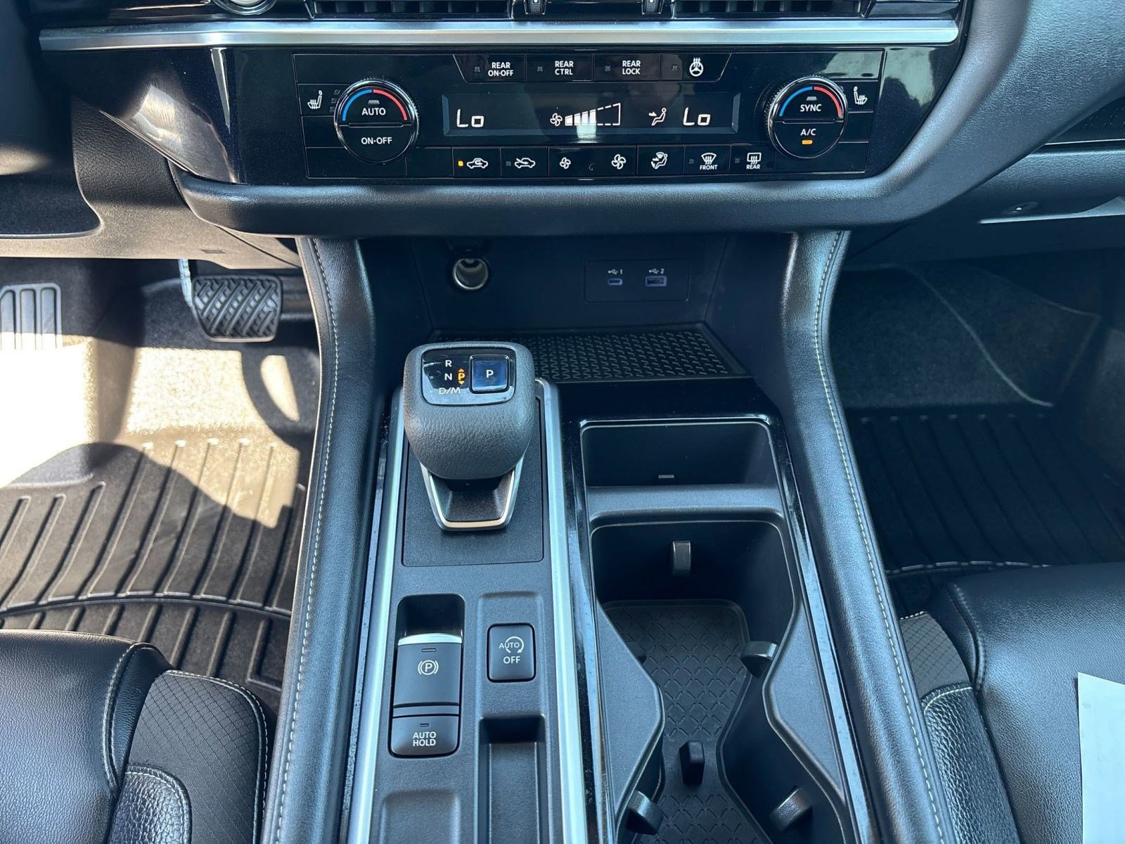 2022 Nissan Pathfinder SL photo 29