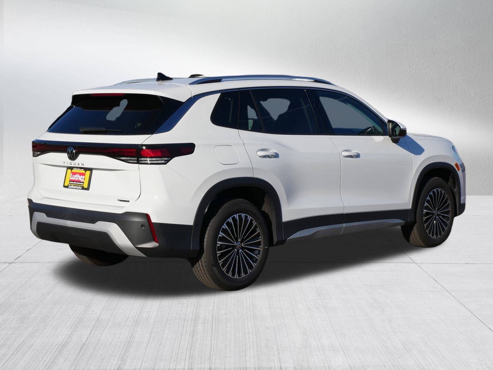 2026 Volkswagen Tiguan S photo 3