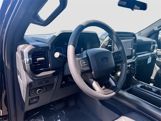 2025 Ford F-150 STX photo 4