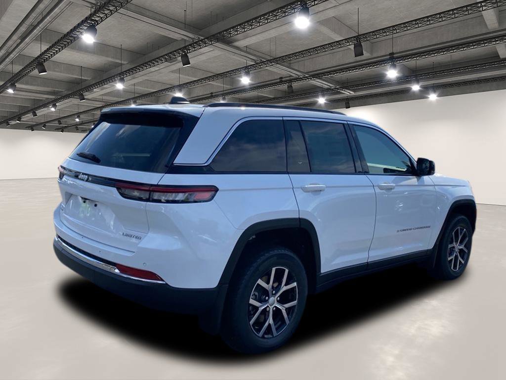 2025 Jeep Grand Cherokee Limited photo 3