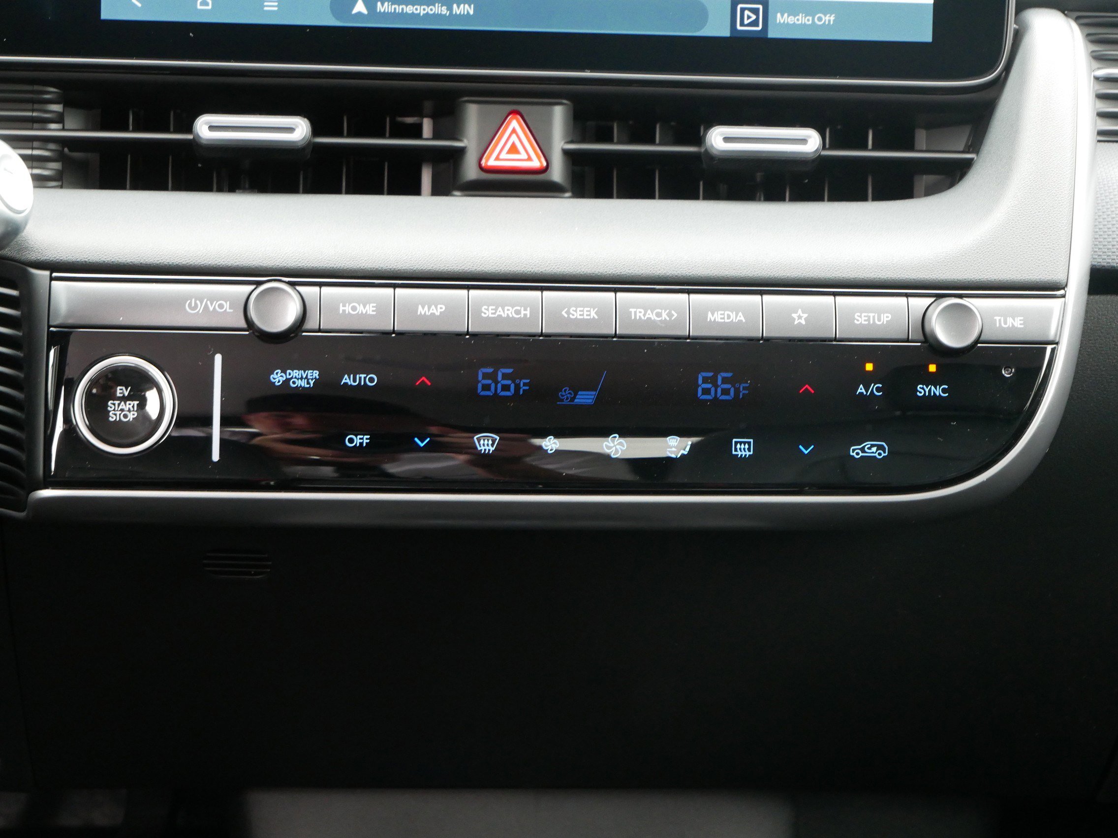 2025 Hyundai Ioniq 5 SEL photo 11