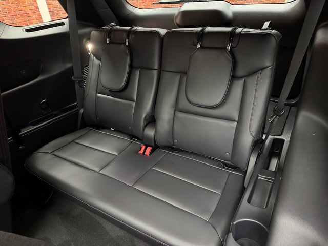 2025 Ford Explorer ST-Line photo 26