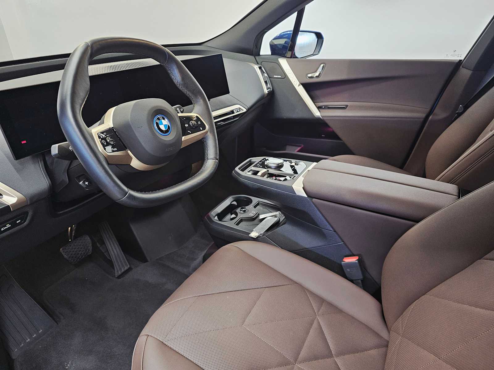 Used 2025 BMW iX Base with VIN WB523CF05SCS42868 for sale in Seattle, WA
