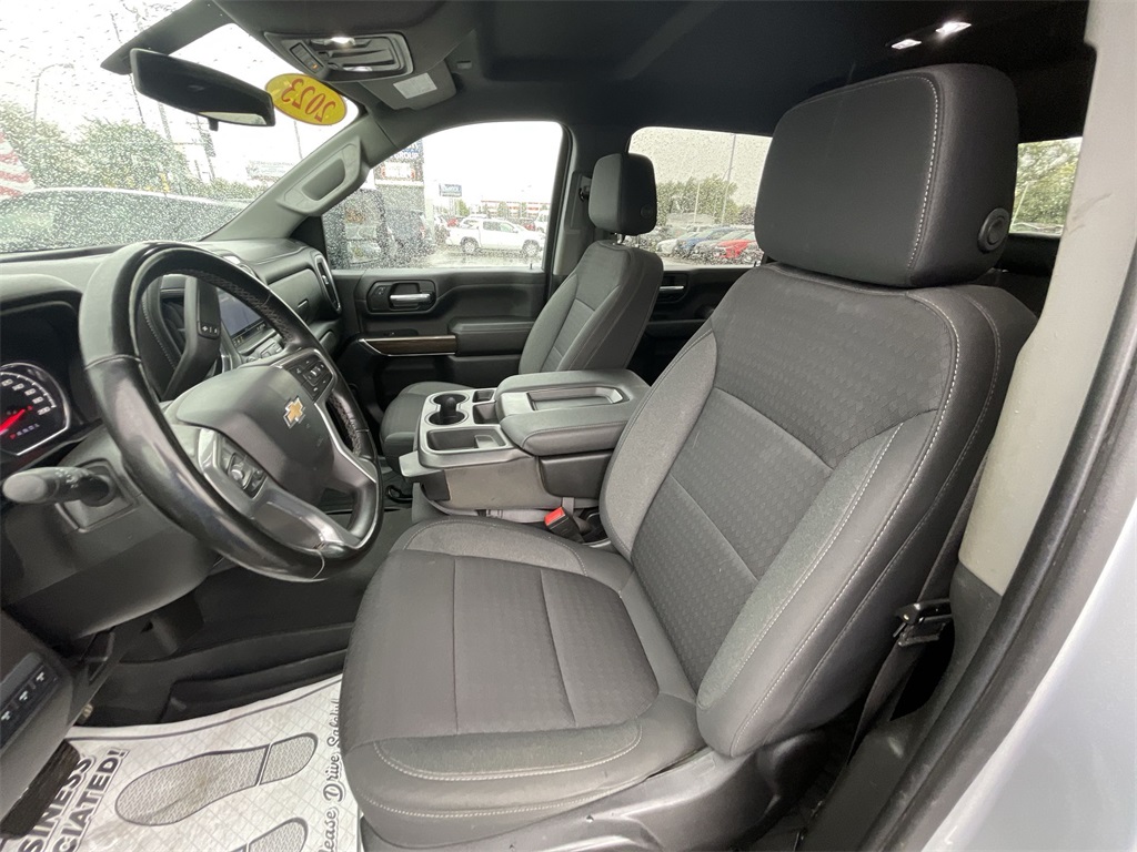 2023 Chevrolet Silverado 3500HD LT photo 16